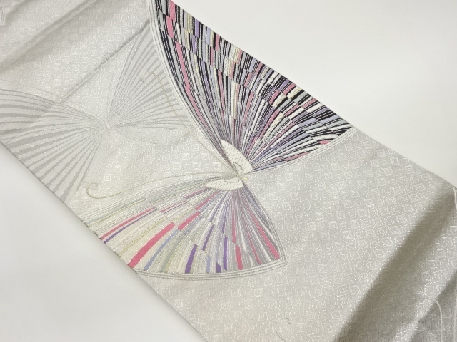 菱に蝶模様織出し袋帯